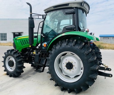 Trator agrícola 170HP 1704 4WD Máquinas agrícolas para cultivo de terras agrícolas